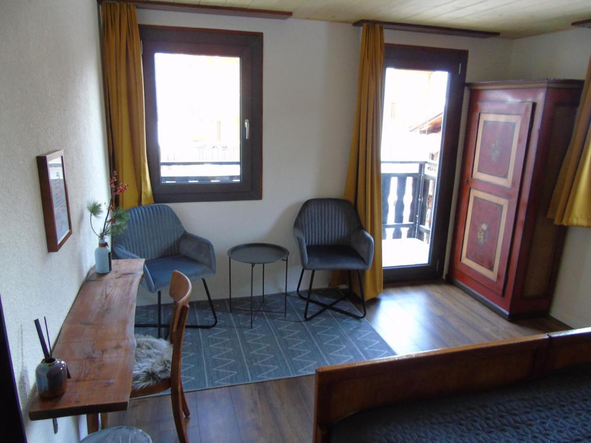 Room'S Chez Beni Grächen Exterior foto